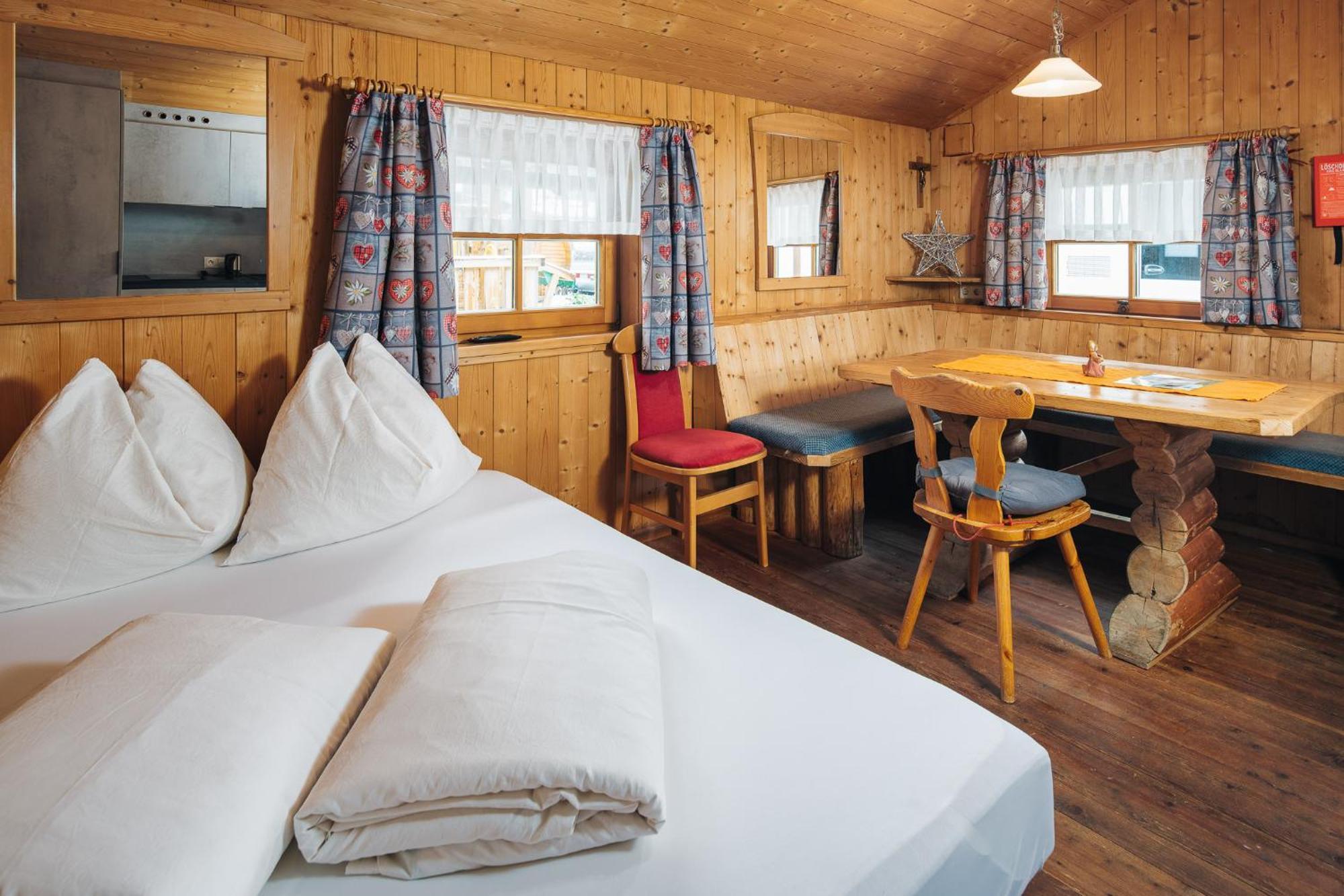 Camping Dreilaendereck Blockhuetten & Apartments Ried im Oberinntal Exteriér fotografie