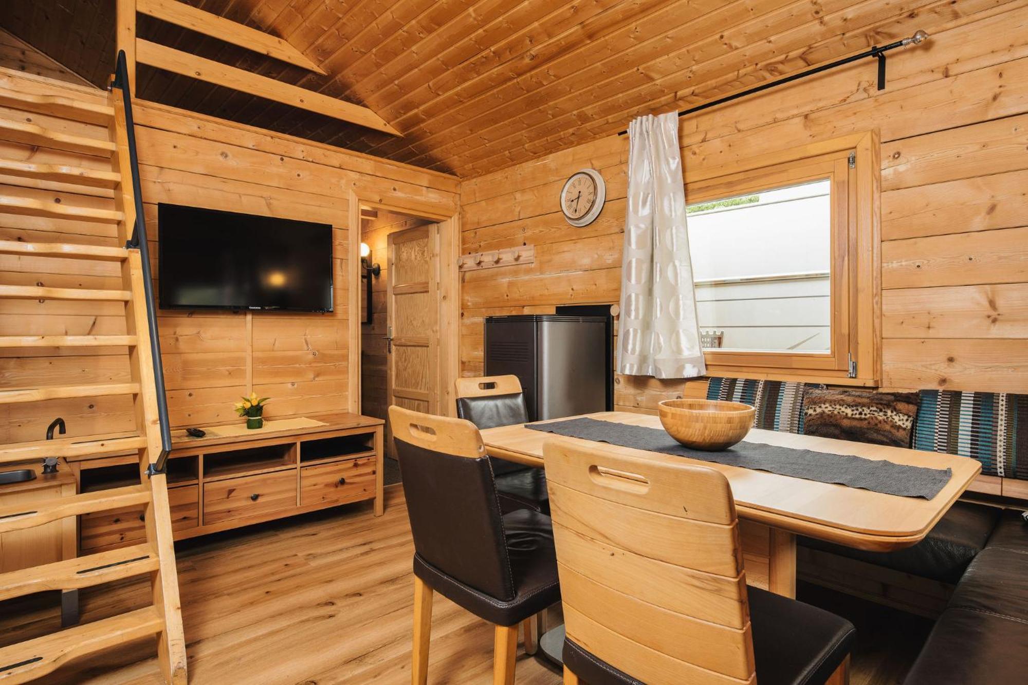 Camping Dreilaendereck Blockhuetten & Apartments Ried im Oberinntal Exteriér fotografie