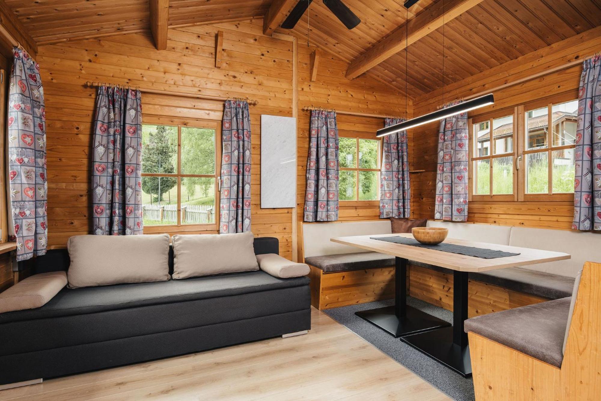 Camping Dreilaendereck Blockhuetten & Apartments Ried im Oberinntal Exteriér fotografie